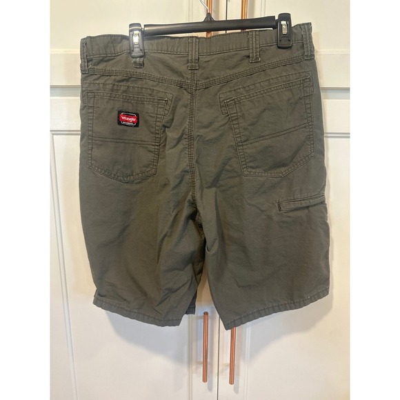 Wrangler Workwear Olive Green Utility Shorts Men's Size 36 Relaxed Fit - Picture 3 of 6